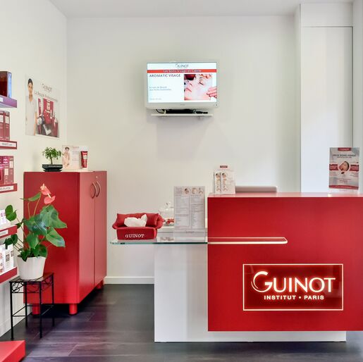 Guinot reception desk